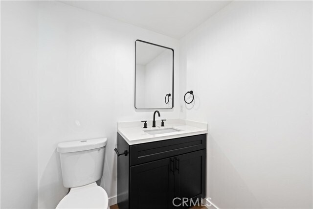 Building Photo - 1342 N Kingsley Dr