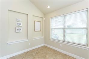 Building Photo - 6122 Garden Lakes Ln