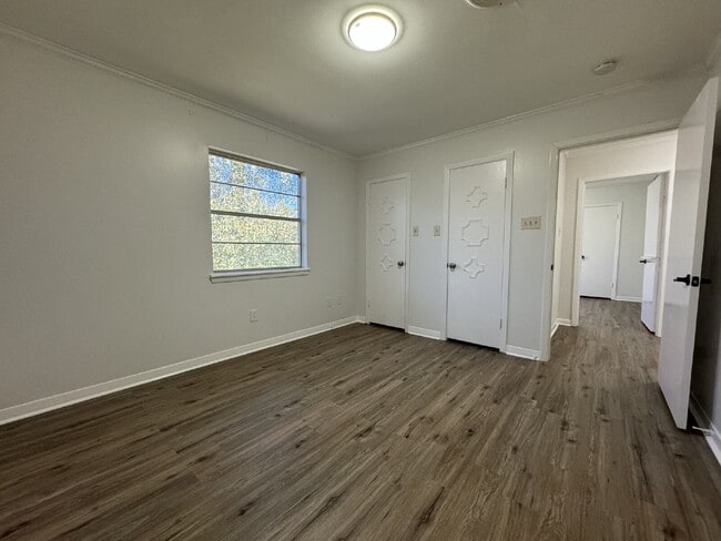 Building Photo - Effortless living at its finest in Conroe....