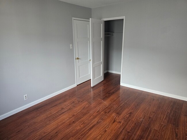 Building Photo - 8927 Reading Ave