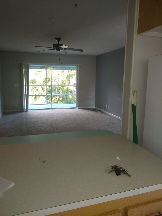 Building Photo - 2440 SE Ocean Blvd