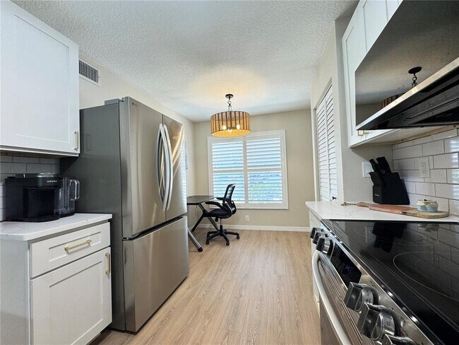 Building Photo - 4110 Ironwood Cir