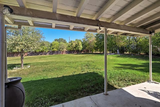 Building Photo - 8008 Llano Ave