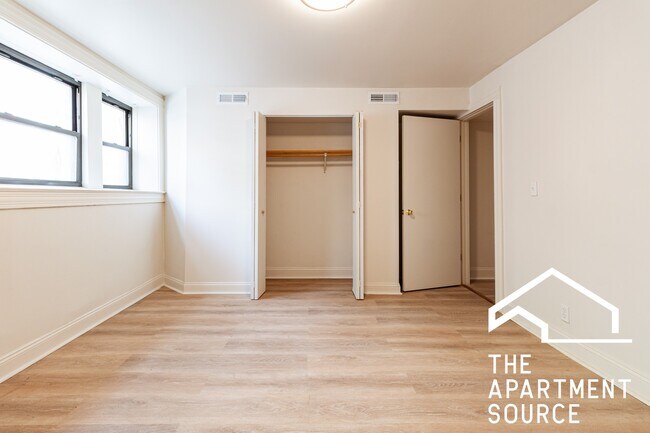 Building Photo - 4112 N Broadway