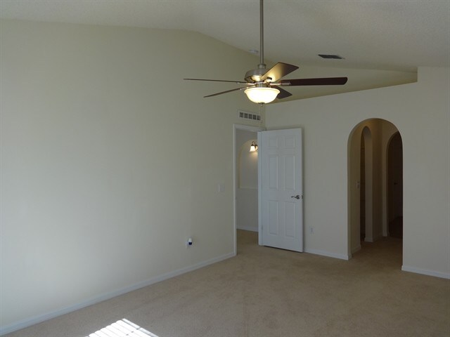 Building Photo - 1613 SW Carillo Ave