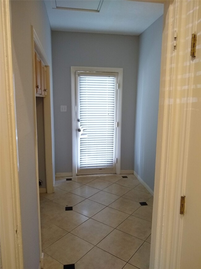 Building Photo - 1722 Haver St