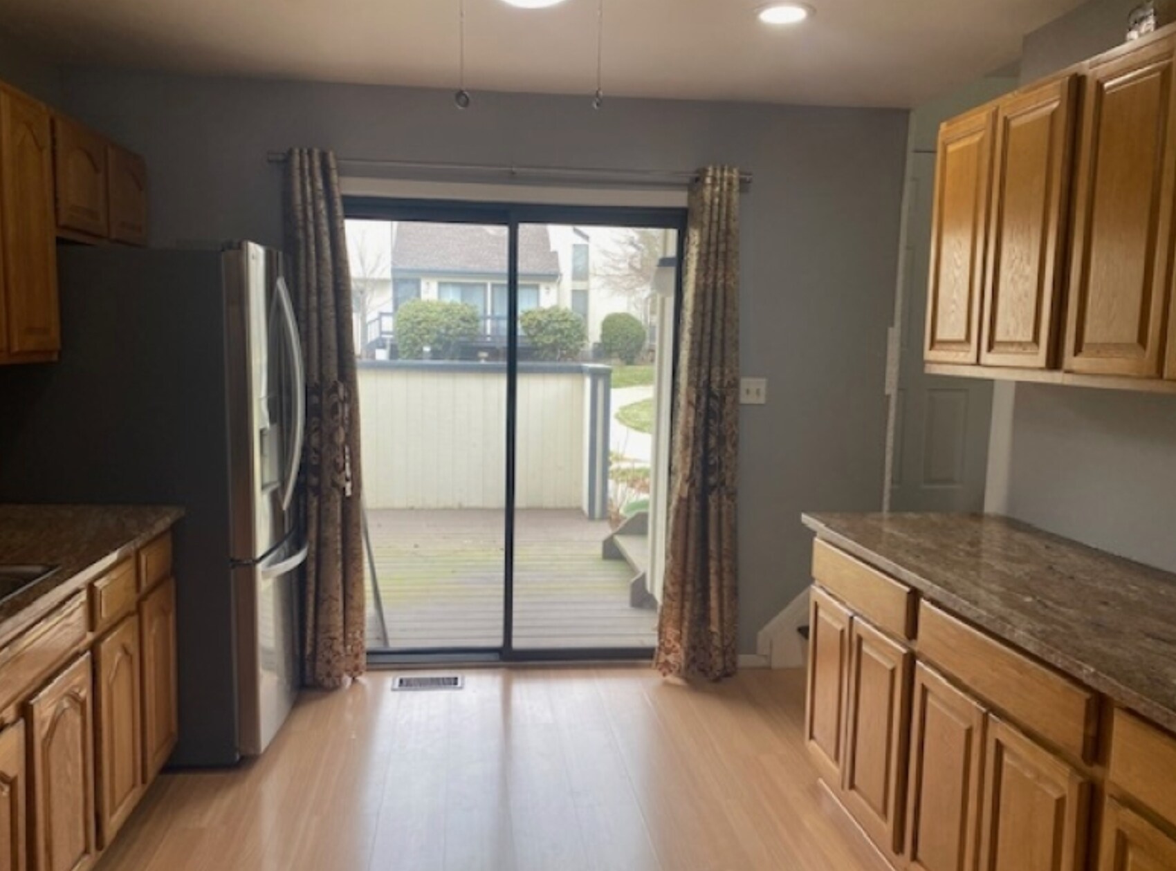 Building Photo - 260 Crabtree Ct