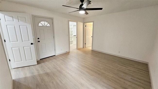 Building Photo - 741 S Glen Ln
