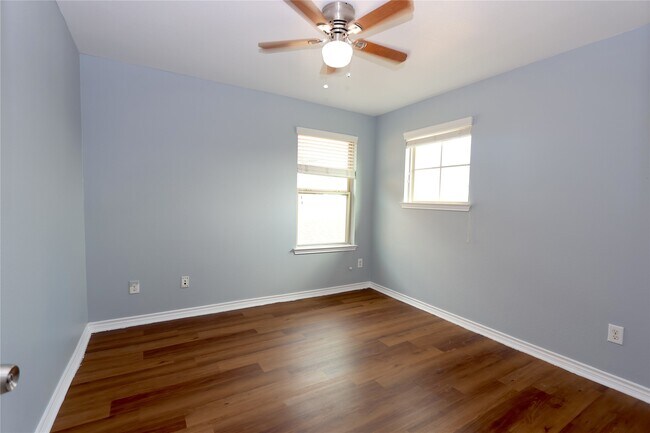 Building Photo - 9218 Mission Arbor Ln