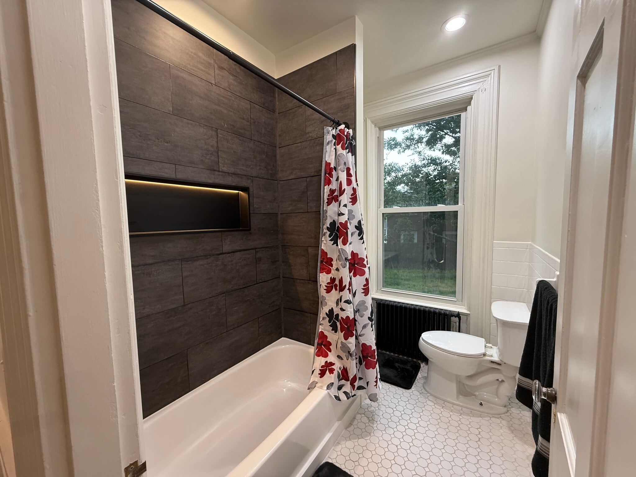 Bathroom - 98 Summit St