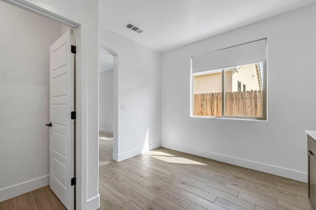 Building Photo - 7153 E Harvard Ave