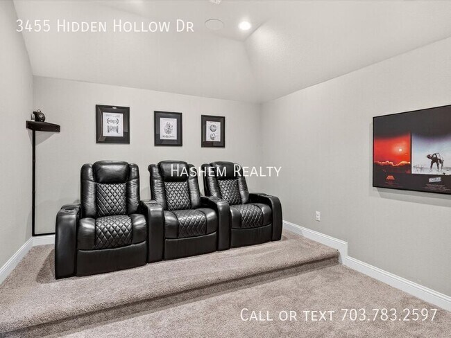Building Photo - 3455 Hidden Holw Dr