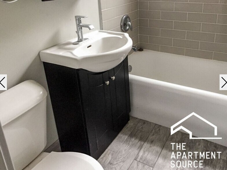 Building Photo - 432 W Surf St