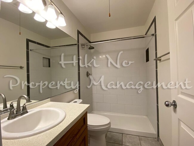 Building Photo - 75-6081 ALII DR, Apt D103