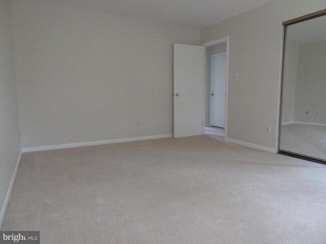 Building Photo - 1627 Severn Run Ct