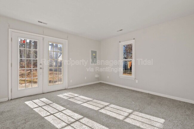 Building Photo - 5627 Trafalgar Arch