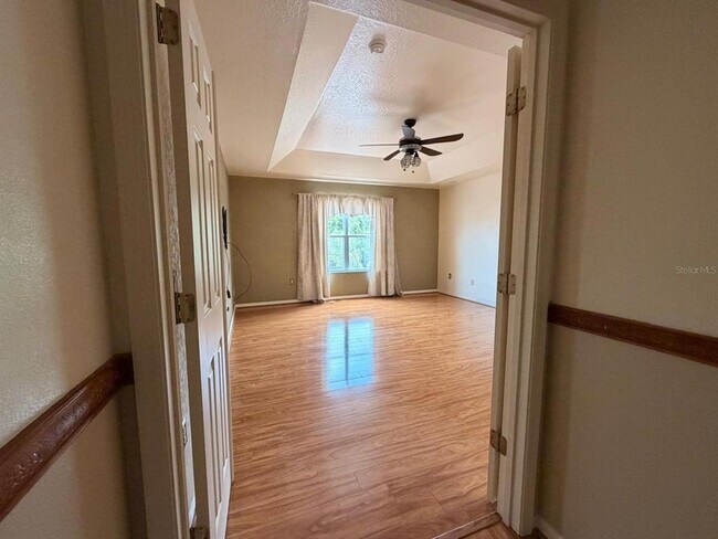 Building Photo - 2418 Huron Cir