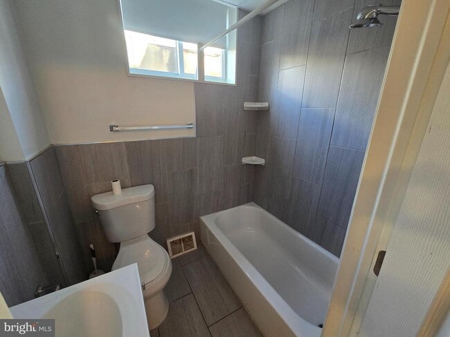 Building Photo - 712 S Randolph St