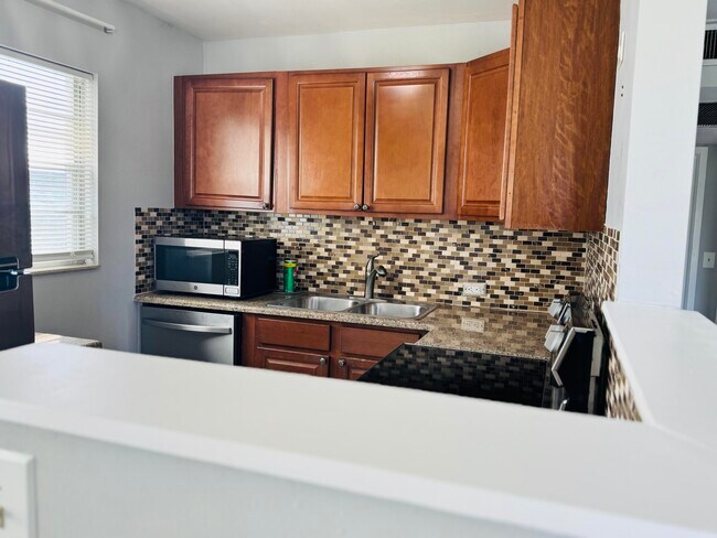 Building Photo - 151 Brighton Dr