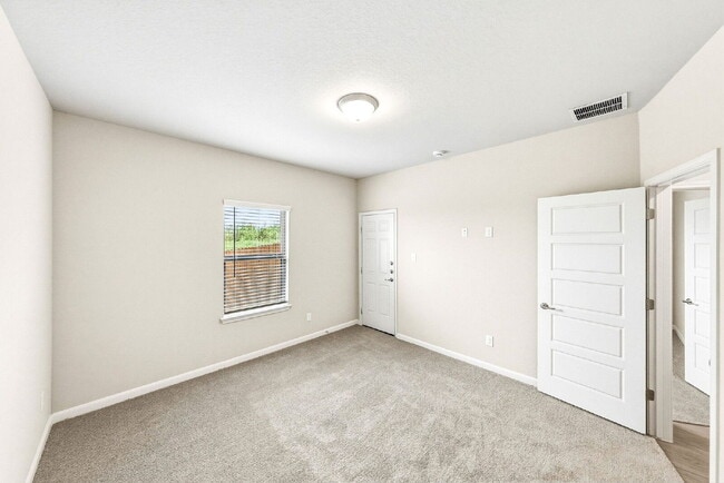 Building Photo - New Construction. Immediate Move In