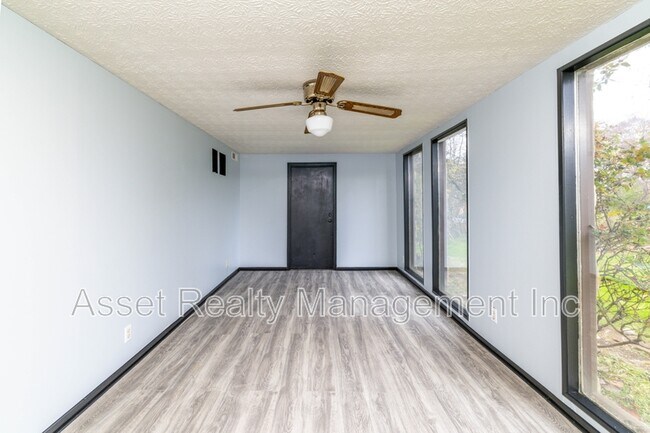 Building Photo - 4520 Nicholas Rd NW