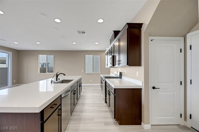 Building Photo - 10602 Dryades Ave