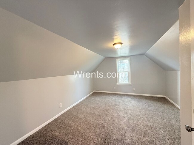 Building Photo - Beautiful 5-Bed, 2.5-Bath Home in the Heart of Spokane