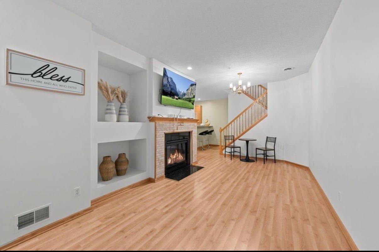 Living room - 9616 Linden Ln N