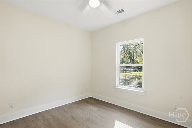 Building Photo - 309 Honey Ridge Rd