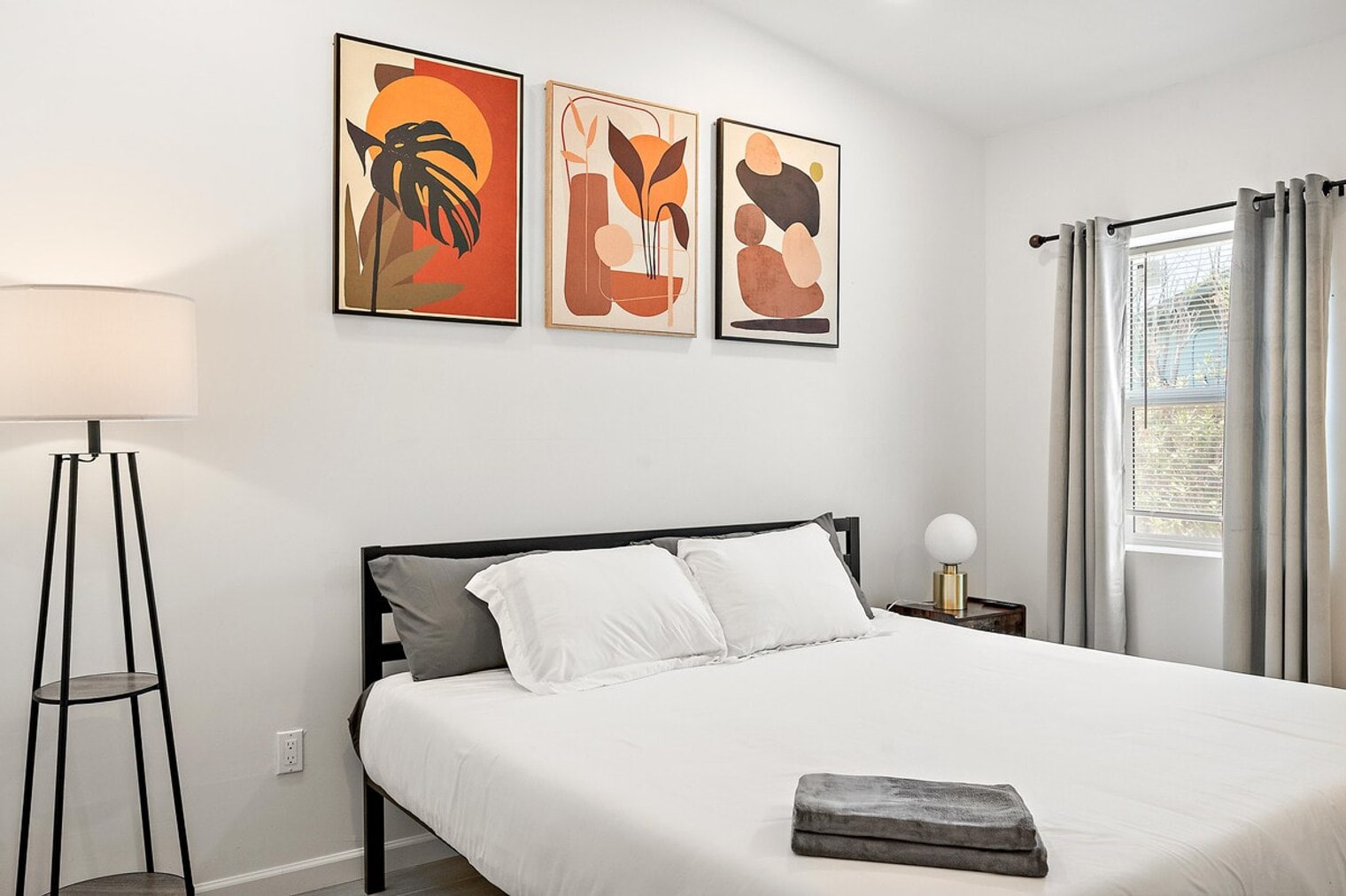 Building Photo - 5148 N 22nd Ave