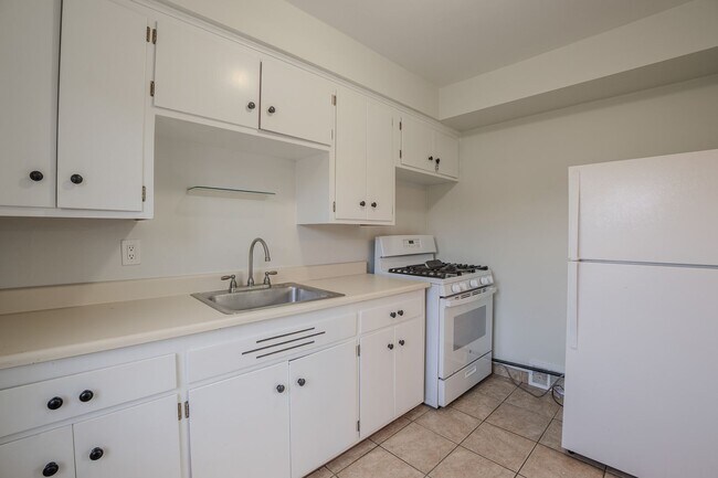 Building Photo - 4204 N Olsen Ave