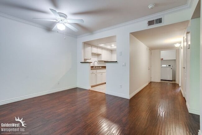 Building Photo - Renovated 2Bdm 2Ba Condo in Prime Carmel M...