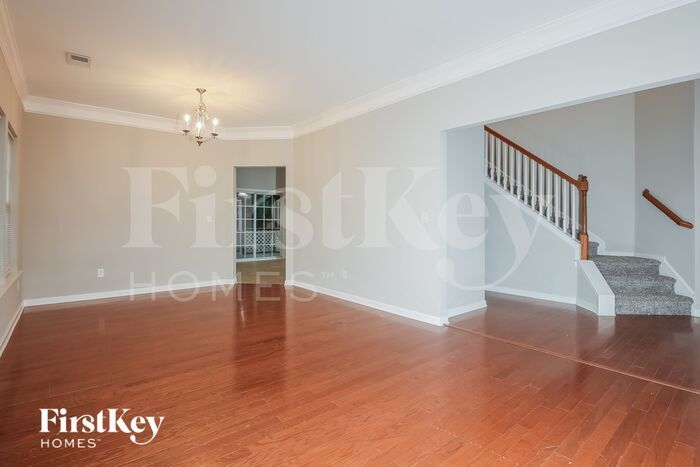 Building Photo - 5265 Stonewall Dr