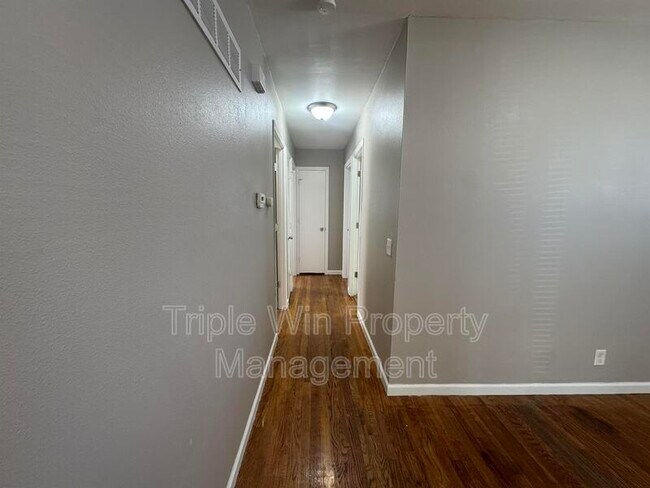 Building Photo - 775 Crabapple Ln