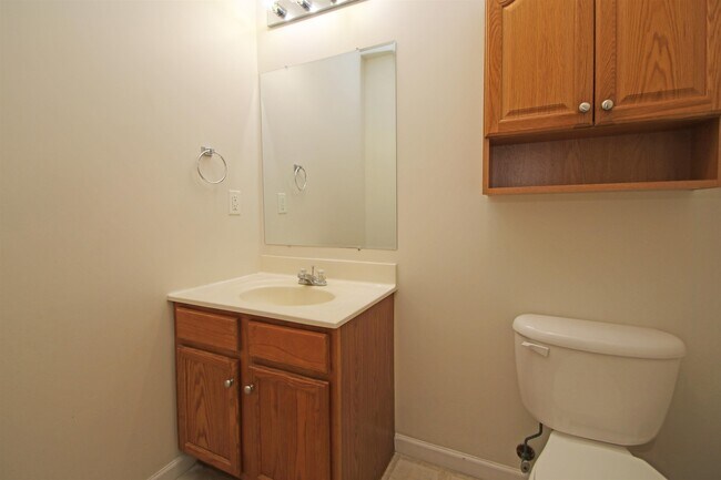 Building Photo - 760 Camelot Ln
