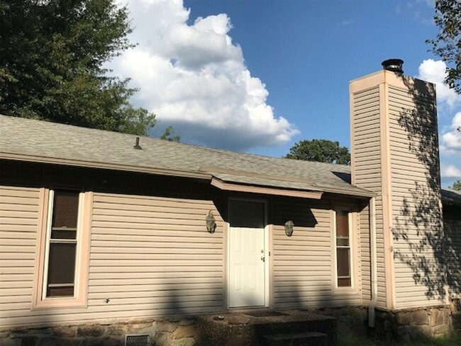 Primary Photo - Maumelle Home close to Pine Forest Element...