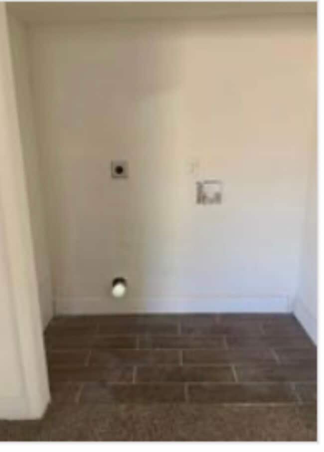 Building Photo - 10430 Wicklowe St