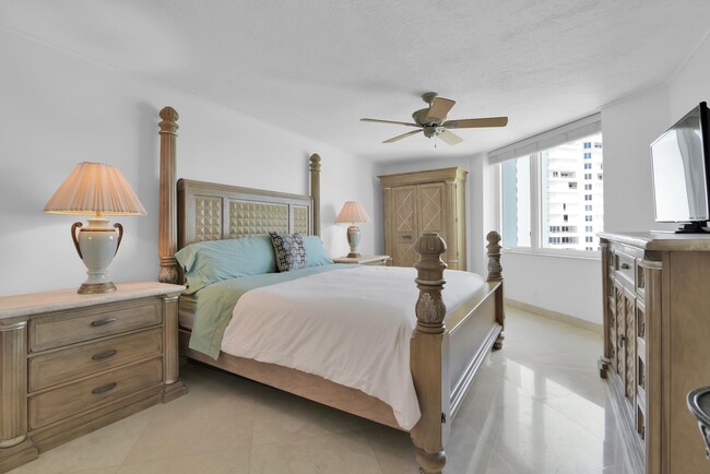 Building Photo - 550 S Ocean Blvd