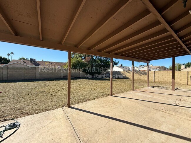 Building Photo - 6437 W Sierra St