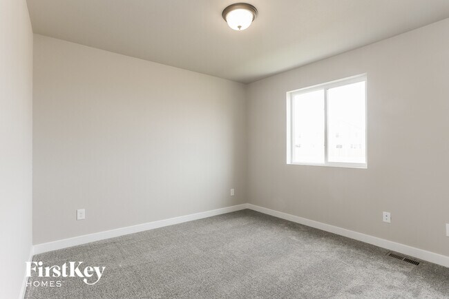 Building Photo - 10297 Luneth Dr