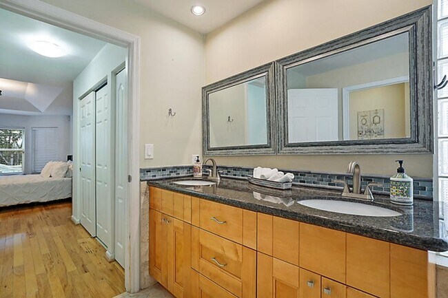 Building Photo - 18965 Adagio Dr