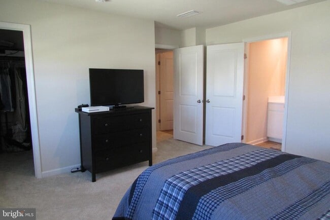 Building Photo - 30155 Creekview Cir