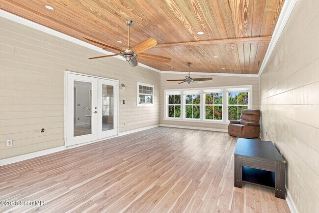 Building Photo - 1066 Patterson Is
