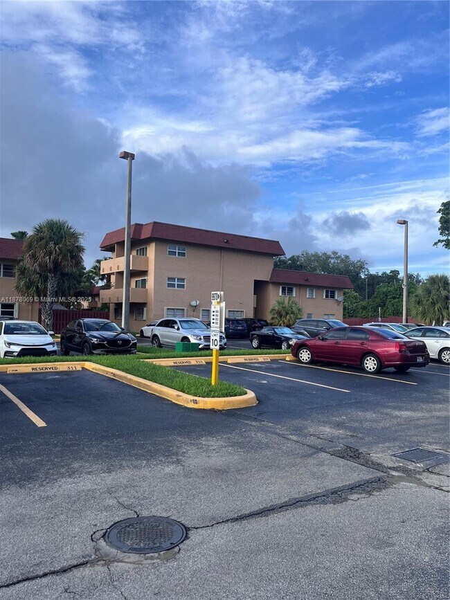 Building Photo - 9970 SW 88th St