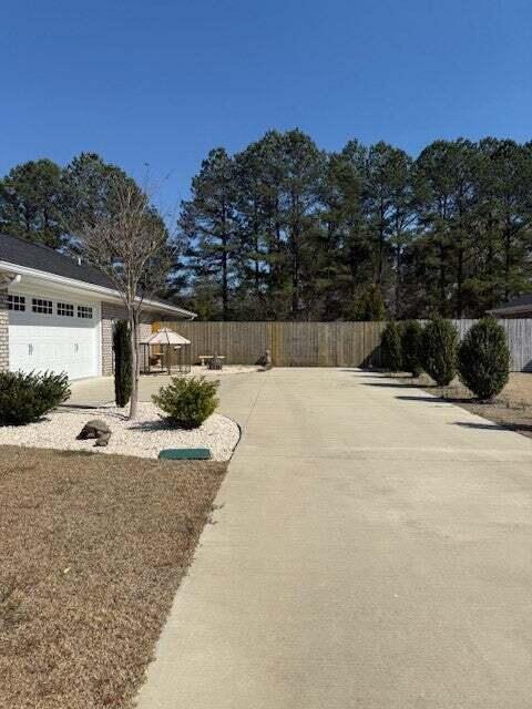 Building Photo - 1215 Seagrove Dr
