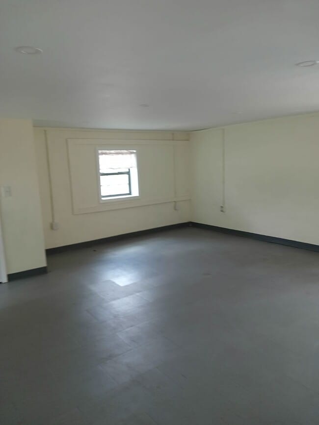 Building Photo - 1143 S Virginia Ave