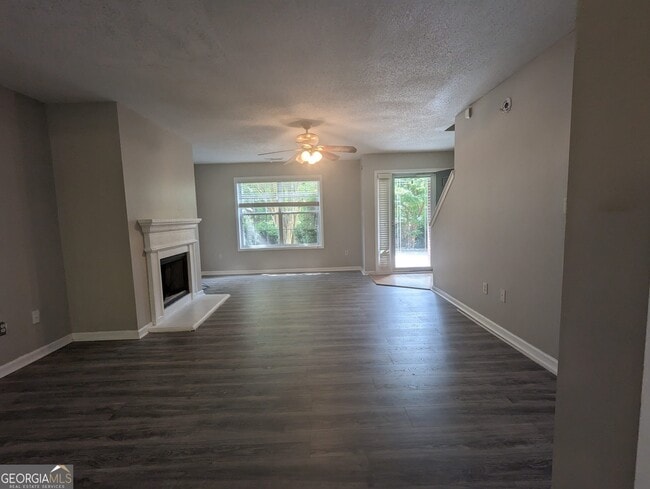 Building Photo - 6857 Mahonia Pl