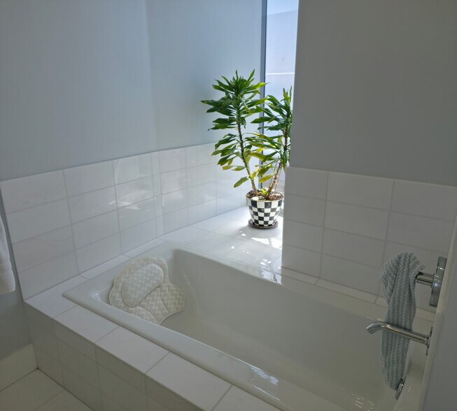 main tub - 3601 S River Pky