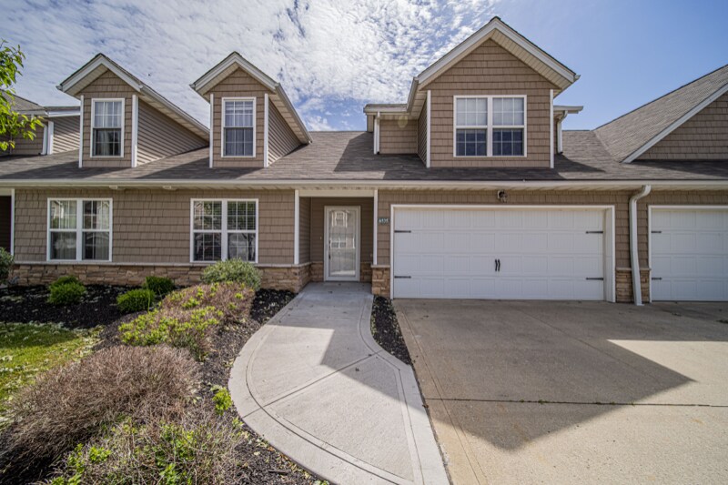 Primary Photo - 6535 Bayside Dr