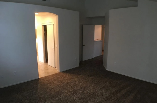 Building Photo - 4BR/3BA in Desirable Vail Ranch – Fireplace, Lofty Primary Suite & 3-Car Garage